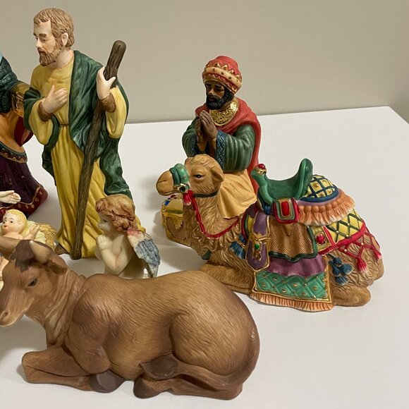 13 Piece Christmas Holiday Holy Nativity Set Ceramic Porcelain - Picture 5 of 11